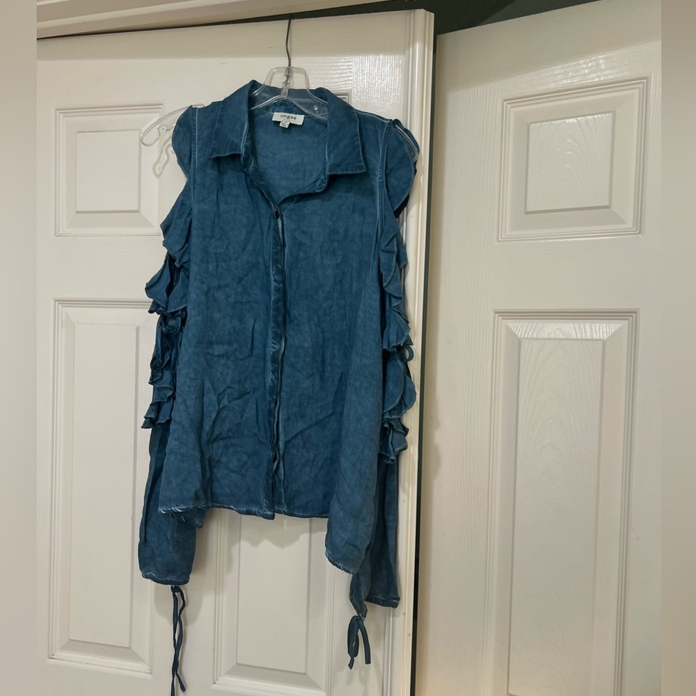 Umgee cut out cold‎ shoulder ruffle long sleeves button down shirt. Size M